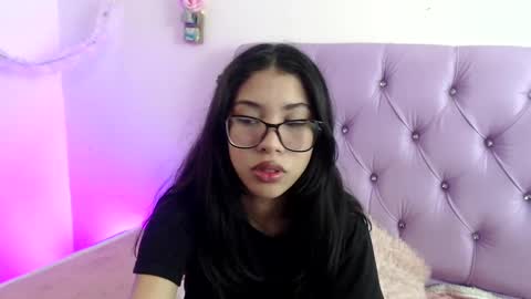 Snapshot of amberjeong chatting on 01.26.25 Amber Jeong online show from 01.26.25