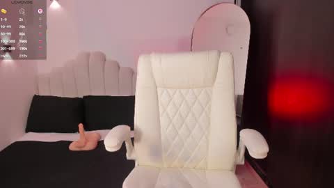 Snapshot of amberlewis_ chatting on 06.30.26 Amber online show from 06.30.26
