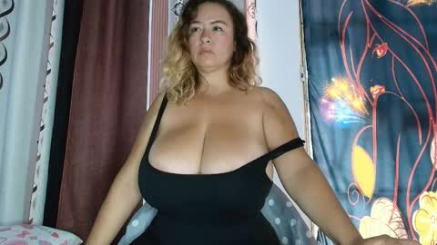 Snapshot of amberlissi chatting on 05.19.26 LISSY online show from 05.19.26