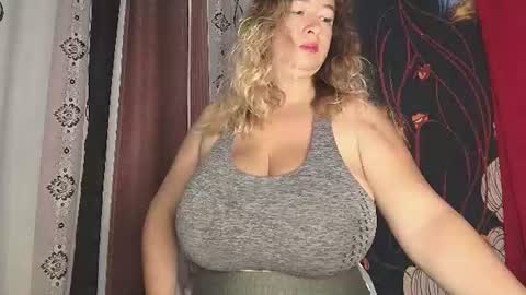 Snapshot of amberlissi chatting on 07.27.26 LISSY online show from 07.27.26