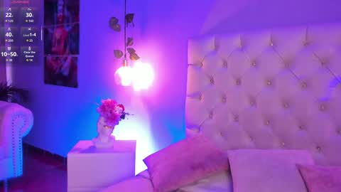 Snapshot of amberr_rousse chatting on 09.24.25 MISS AMBERR online show from 09.24.25