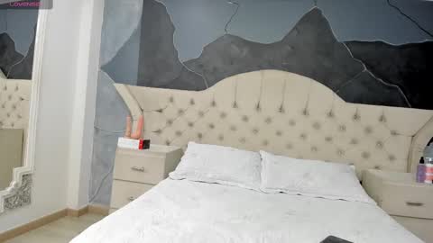 Amber Grey online show from 09.09.25