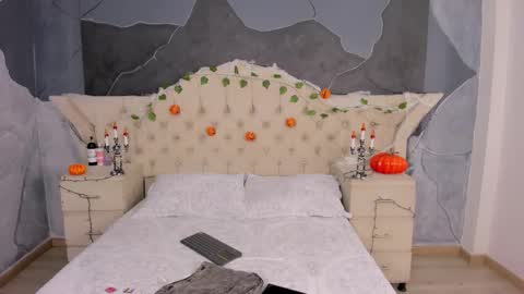 Amber Grey online show from 10.26.25