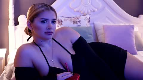 Amberseyes online show from 12.09.24