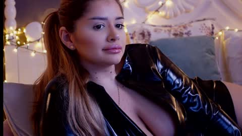 Amberseyes online show from 12.28.24