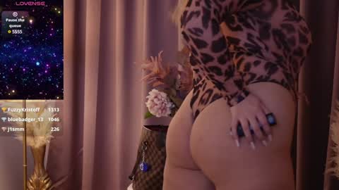 Amberseyes online show from 01.20.25