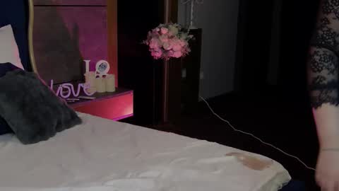 Amberseyes online show from 02.06.26