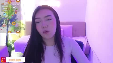 Snapshot of ameelia_tay chatting on 10.29.25 AMELIA online show from 10.29.25