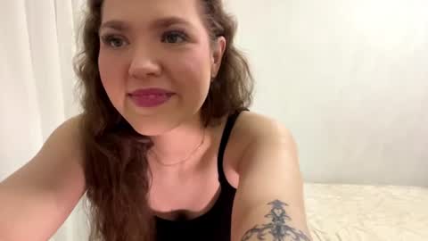 Mia online show from 06.21.26