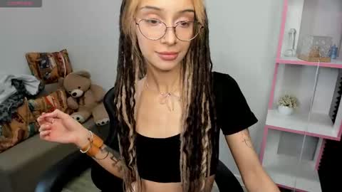 Snapshot of ameli_shell chatting on 11.23.25 Ameli online show from 11.23.25