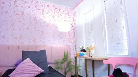 Amelia Adams online show from 11.05.25