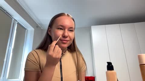 I am Amelie ntmu Lets hit 10 Thumbs Up together online show from 06.21.26
