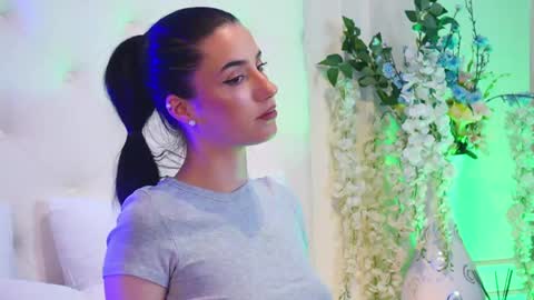 AmeliaJune online show from 04.17.26