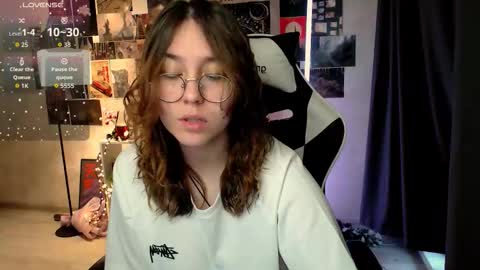 Snapshot of ameliameadd chatting on 10.18.25 Amelia online show from 10.18.25