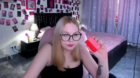 Snapshot of ameliamerris chatting on 04.14.26 Amelia online show from 04.14.26