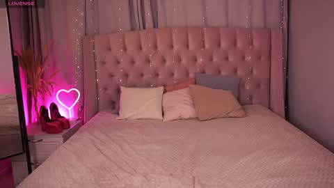  Amelia  online show from 04.18.26