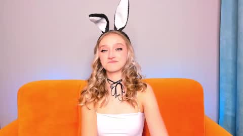 Snapshot of ameliawise chatting on 12.26.24 ameliawise online show from 12.26.24