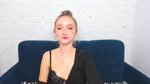 Snapshot of ameliawise chatting on 01.04.25 ameliawise online show from 01.04.25