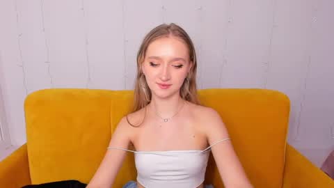 Snapshot of ameliawise chatting on 02.08.25 ameliawise online show from 02.08.25