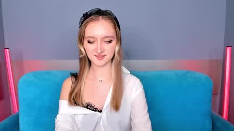 Snapshot of ameliawise chatting on 02.14.25 ameliawise online show from 02.14.25