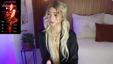 Isabella online show from 01.23.25