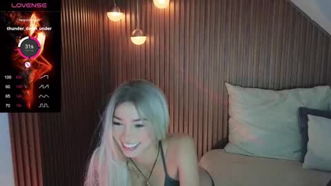 Isabella online show from 03.10.25