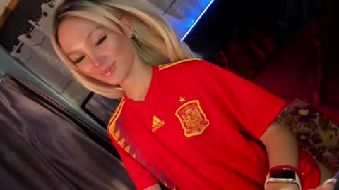 amelinckx online show from 02.24.25