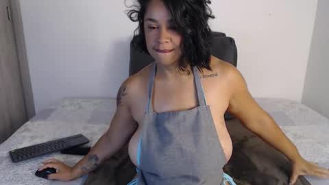 Snapshot of ameliponce chatting on 11.04.25 Amelia online show from 11.04.25