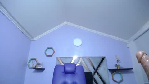 Amell Thomson online show from 12.27.24