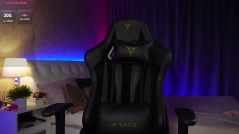 Snapshot of amelyxxx chatting on 12.26.24 Amy online show from 12.26.24