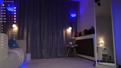 Snapshot of amelyxxx chatting on 09.22.25 Amy online show from 09.22.25