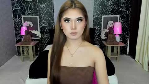 Claire online show from 11.05.25