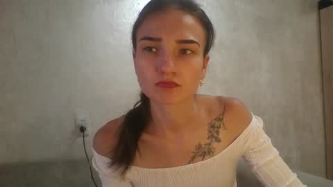 Snapshot of amethystnight_ chatting on 09.10.25 Julia online show from 09.10.25