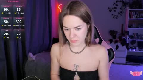 Hi-hi I am Kate welcome to my sexy room online show from 02.19.25