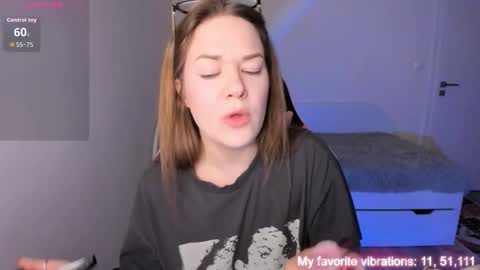 Hi-hi I am Kate welcome to my sexy room online show from 01.08.26