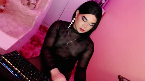 Queen Mireska online show from 01.21.25