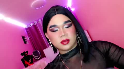 Queen Mireska online show from 02.04.25