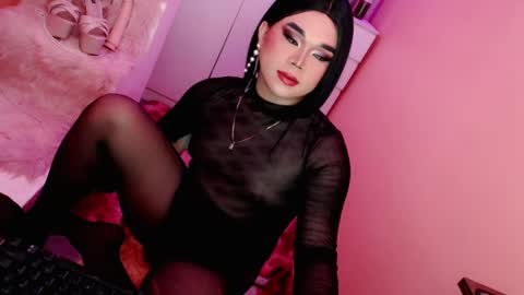 Queen Mireska online show from 02.06.25