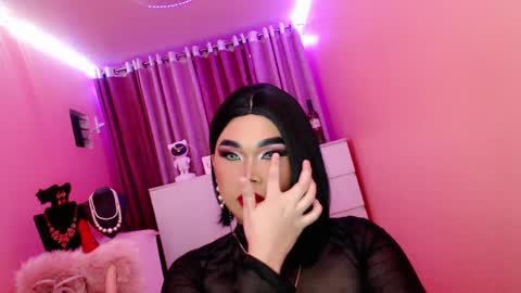 Queen Mireska online show from 02.16.25