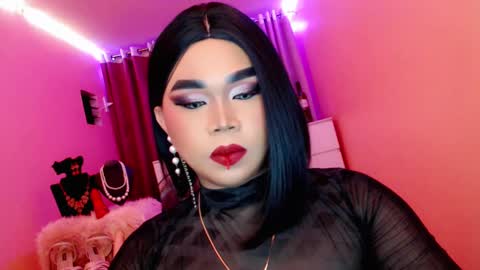 Queen Mireska online show from 02.22.25