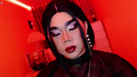 Queen Mireska online show from 03.12.25