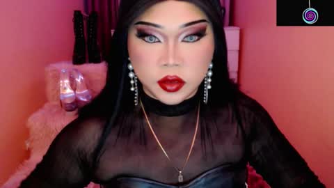 Queen Mireska online show from 02.05.26