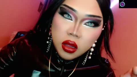 Queen Mireska online show from 06.12.26