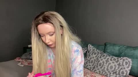 Snapshot of amiair chatting on 10.23.25 Ami Air online show from 10.23.25