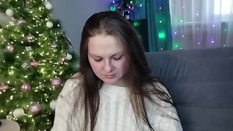 Snapshot of amilafran chatting on 01.11.25 Mila online show from 01.11.25