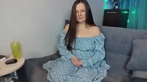 Snapshot of amilafran chatting on 02.02.25 Mila online show from 02.02.25