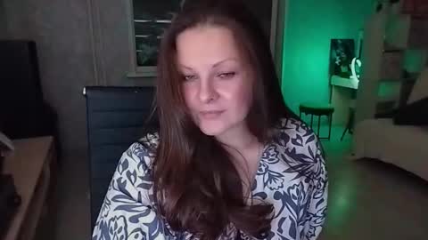 Snapshot of amilafran chatting on 11.13.25 Mila online show from 11.13.25