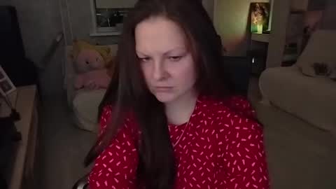 Snapshot of amilafran chatting on 11.17.25 Mila online show from 11.17.25