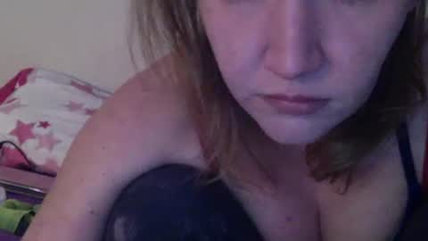 Snapshot of amileamariestar chatting on 12.10.24 amileamariestar online show from 12.10.24