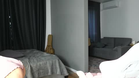 A online show from 09.25.25